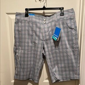 Columbia Active Omni-wick plaid shorts